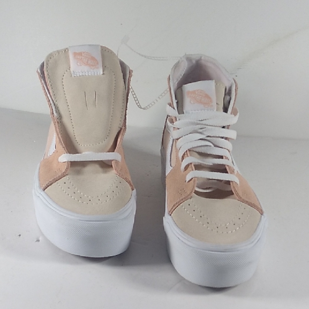 New, Women's High-Top Sneakers That's Peach and White Size 6.